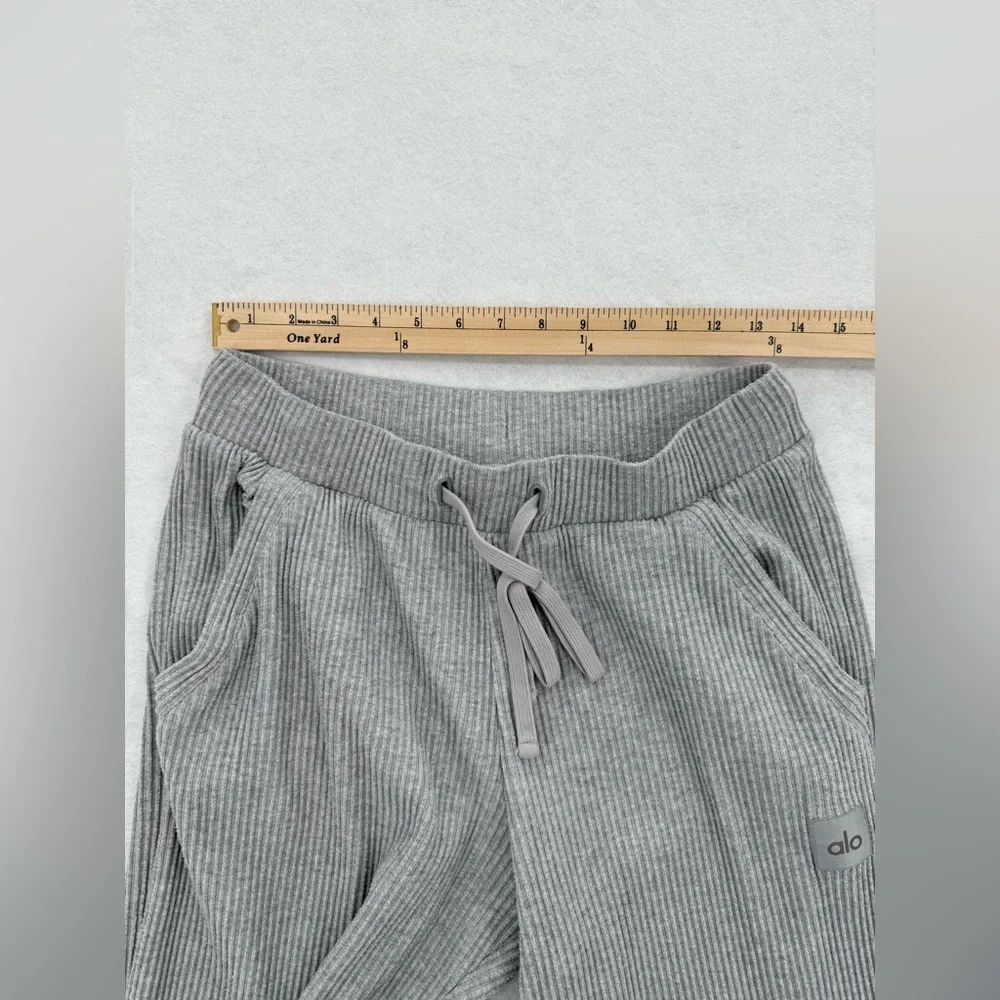 Alo Yoga Muse Sweatpant Athletic‎ Heather Grey Size Medium - Picture 10 of 12